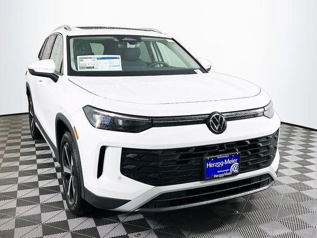 new 2025 Volkswagen Tiguan car, priced at $37,577