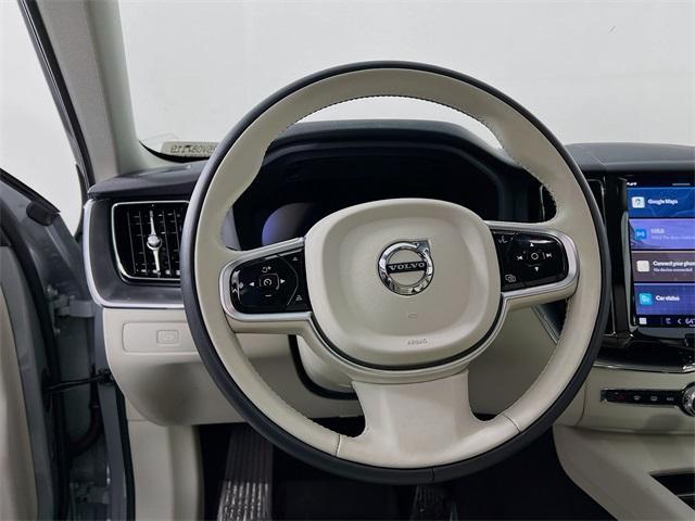 new 2025 Volvo XC60 car, priced at $51,075