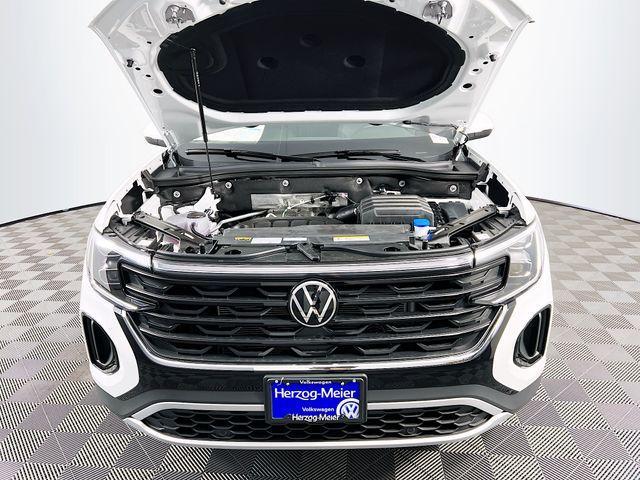 new 2026 Volkswagen Atlas Cross Sport car, priced at $42,426