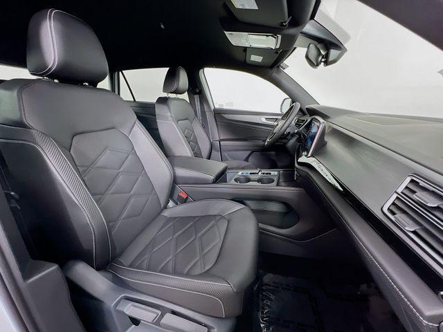 new 2026 Volkswagen Atlas Cross Sport car, priced at $42,426