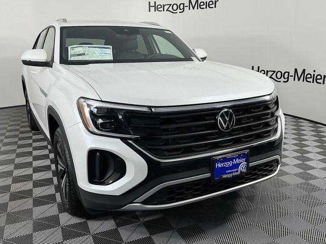 new 2026 Volkswagen Atlas Cross Sport car, priced at $42,426