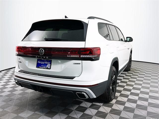 new 2025 Volkswagen Atlas car, priced at $50,389