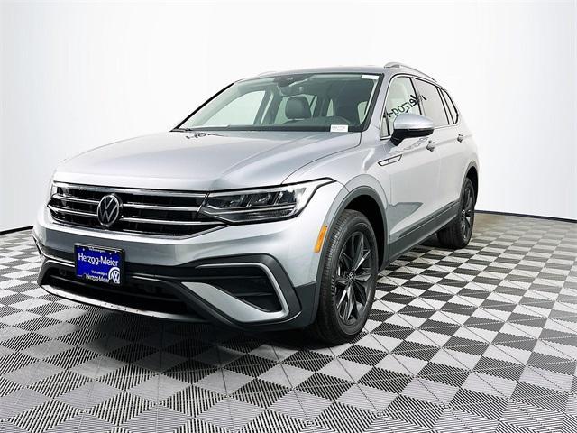 new 2024 Volkswagen Tiguan car, priced at $35,251