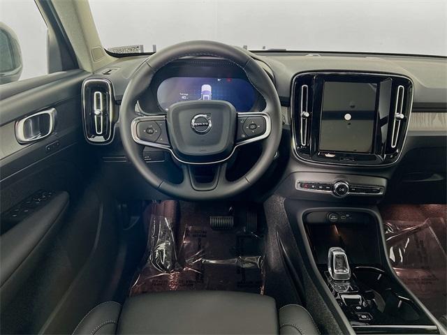 new 2025 Volvo XC40 car, priced at $47,140