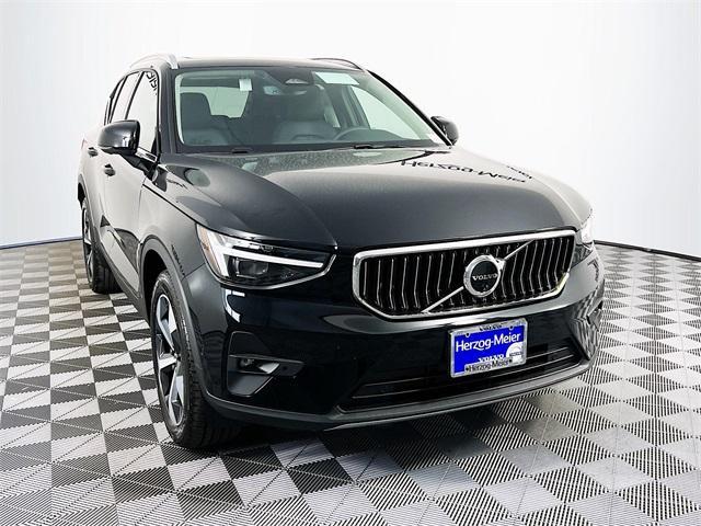 new 2025 Volvo XC40 car, priced at $47,140