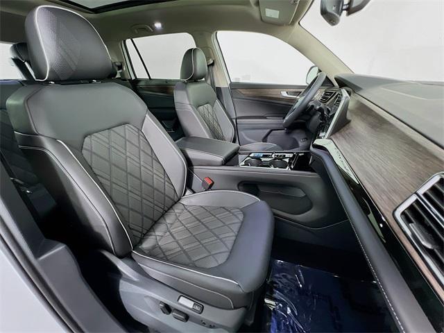new 2025 Volkswagen Atlas car, priced at $56,699