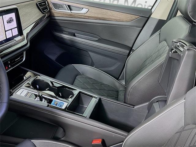 new 2025 Volkswagen Atlas car, priced at $56,699
