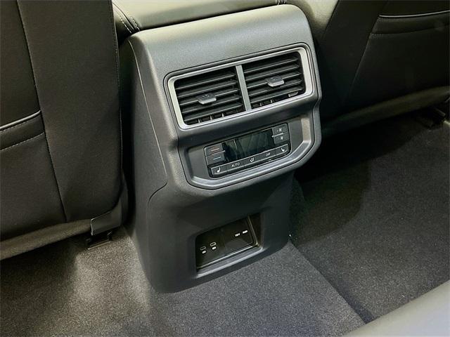 new 2025 Volkswagen Atlas car, priced at $56,699