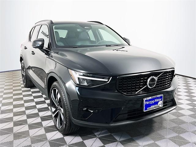 new 2025 Volvo XC40 car, priced at $49,225