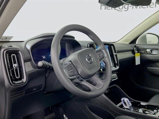 new 2024 Volvo XC40 car, priced at $51,005