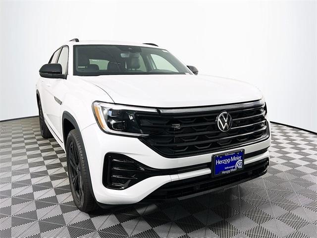 new 2025 Volkswagen Atlas Cross Sport car, priced at $52,061