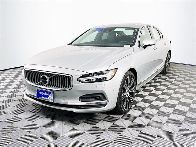 new 2025 Volvo S90 car, priced at $65,735