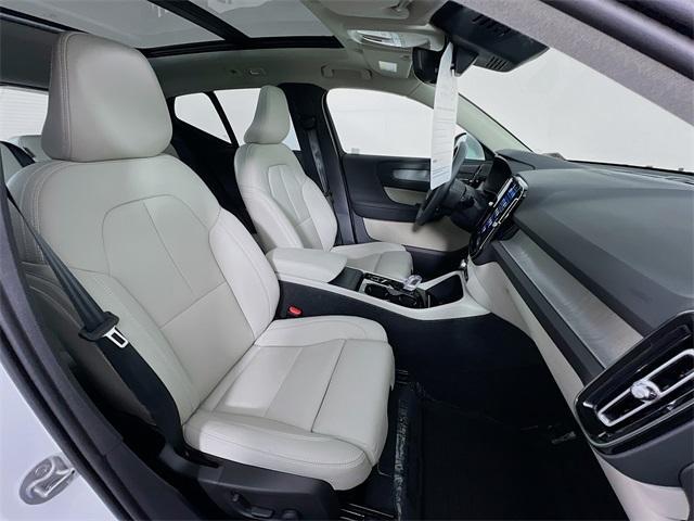 new 2024 Volvo XC40 car, priced at $52,180