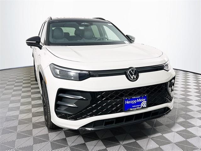 new 2025 Volkswagen Tiguan car, priced at $39,181