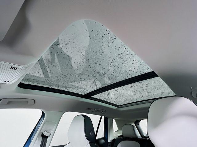 new 2025 Volkswagen Tiguan car, priced at $38,032