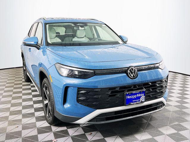 new 2025 Volkswagen Tiguan car, priced at $38,032