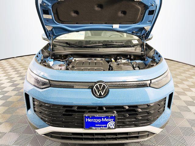 new 2025 Volkswagen Tiguan car, priced at $38,032