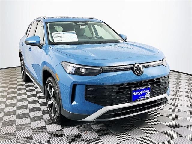 new 2025 Volkswagen Tiguan car, priced at $38,032