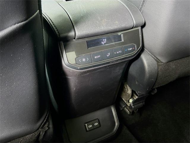 used 2024 Toyota Highlander car, priced at $41,988