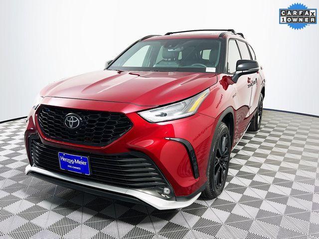 used 2024 Toyota Highlander car, priced at $41,488