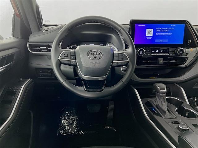 used 2024 Toyota Highlander car, priced at $41,988