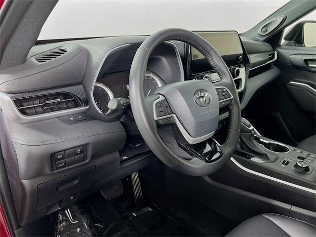 used 2024 Toyota Highlander car, priced at $41,988
