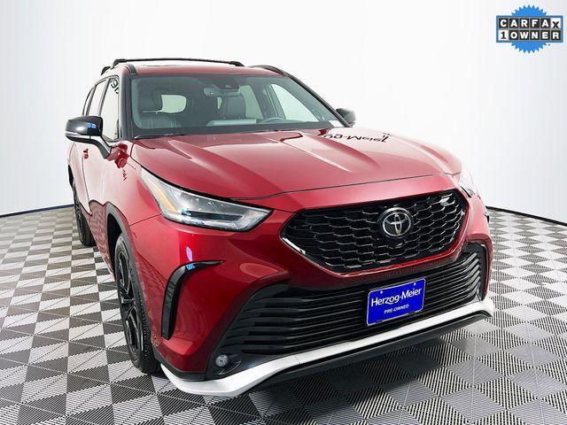 used 2024 Toyota Highlander car, priced at $41,488