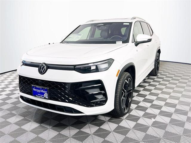 new 2025 Volkswagen Tiguan car, priced at $42,619