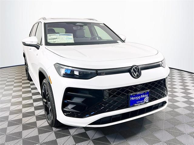 new 2025 Volkswagen Tiguan car, priced at $42,619