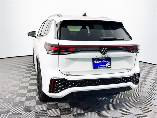 new 2025 Volkswagen Tiguan car, priced at $42,619