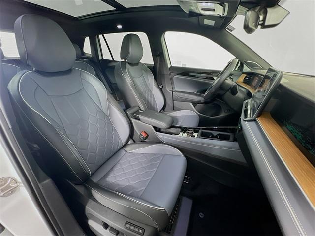 new 2025 Volkswagen Tiguan car, priced at $42,619