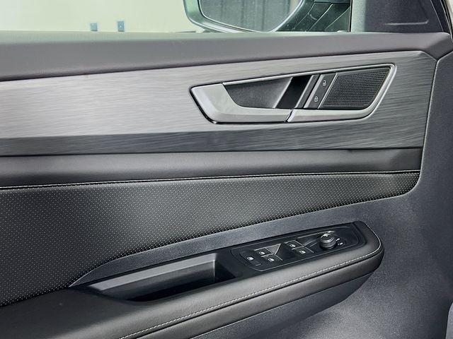 new 2025 Volkswagen Atlas Cross Sport car, priced at $40,811