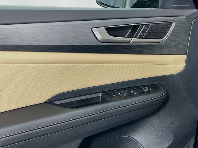 new 2025 Volkswagen Atlas Cross Sport car, priced at $41,955