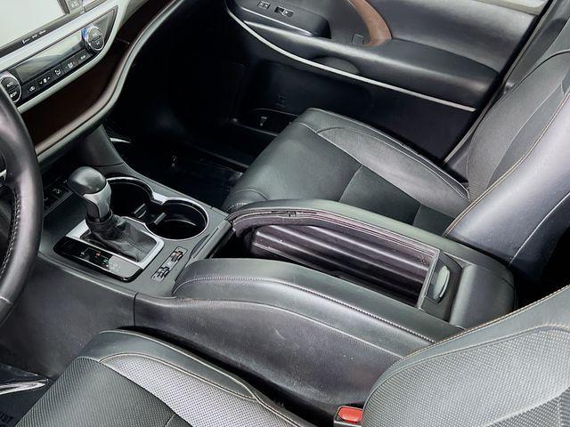 used 2018 Toyota Highlander car, priced at $22,488