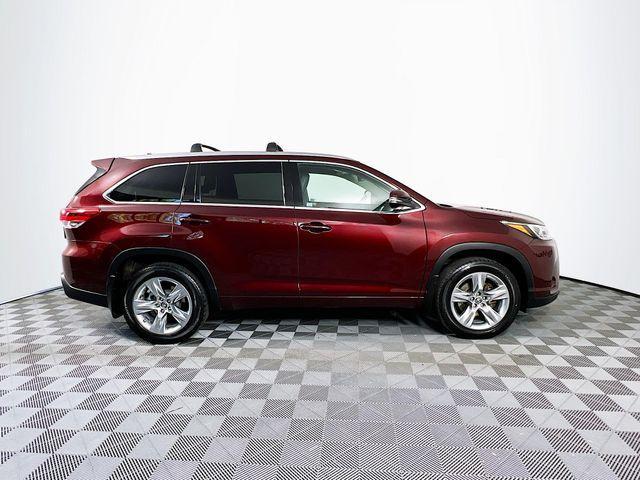 used 2018 Toyota Highlander car, priced at $22,488
