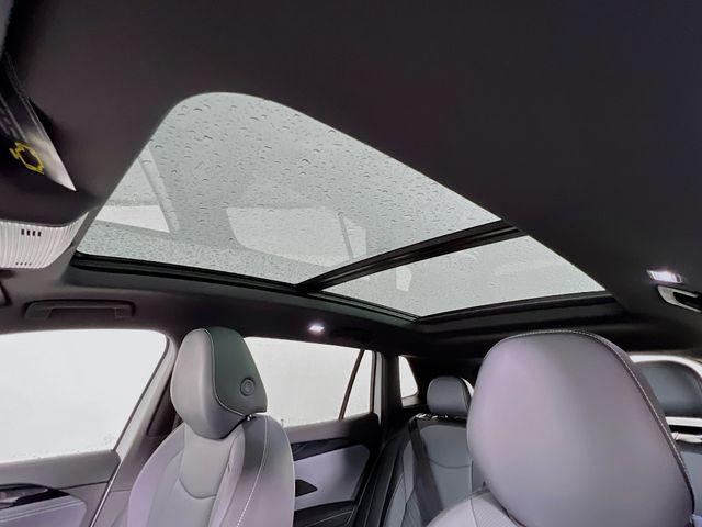 new 2025 Volkswagen Tiguan car, priced at $40,276