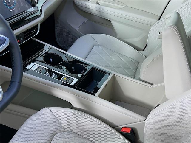 new 2025 Volkswagen Atlas car, priced at $57,254