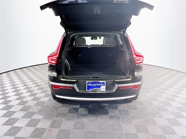 new 2024 Volvo XC40 car, priced at $51,005
