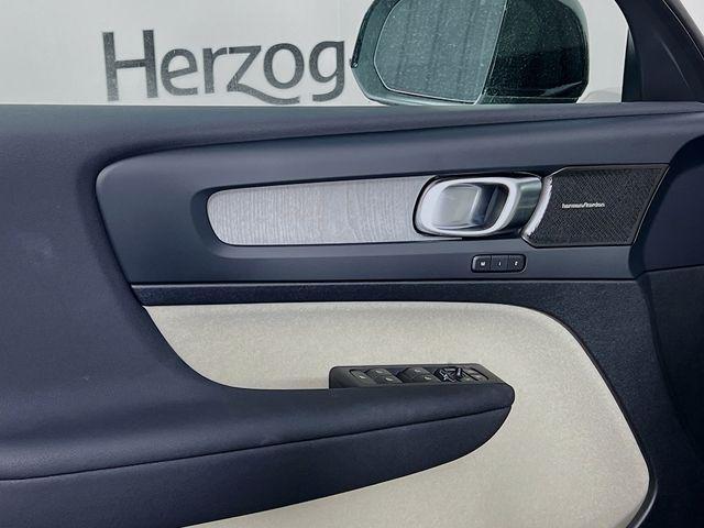 used 2024 Volvo XC40 car, priced at $45,005