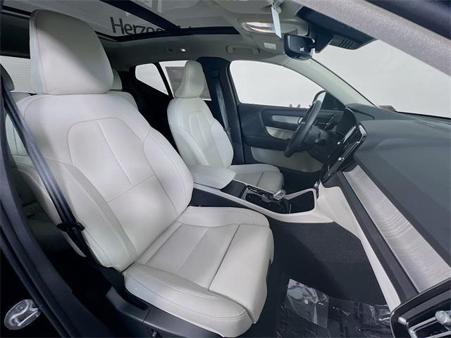 new 2024 Volvo XC40 car, priced at $51,005