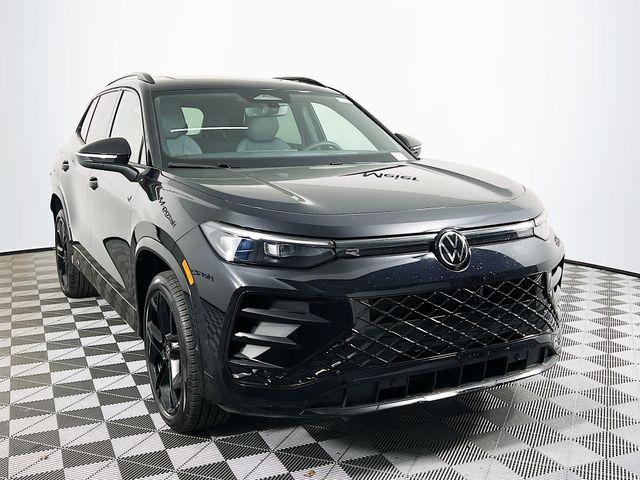 new 2025 Volkswagen Tiguan car, priced at $40,117
