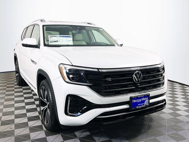new 2026 Volkswagen Atlas car, priced at $57,804