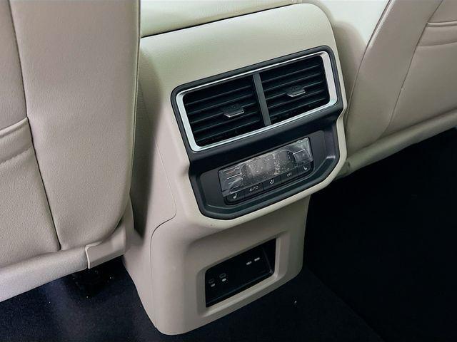 new 2026 Volkswagen Atlas car, priced at $57,804