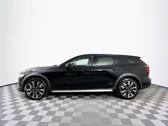 new 2024 Volvo V60 Cross Country car, priced at $59,185