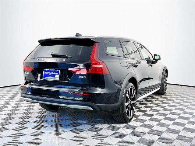 new 2024 Volvo V60 Cross Country car, priced at $59,185