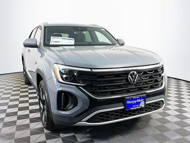 new 2025 Volkswagen Atlas Cross Sport car, priced at $46,111