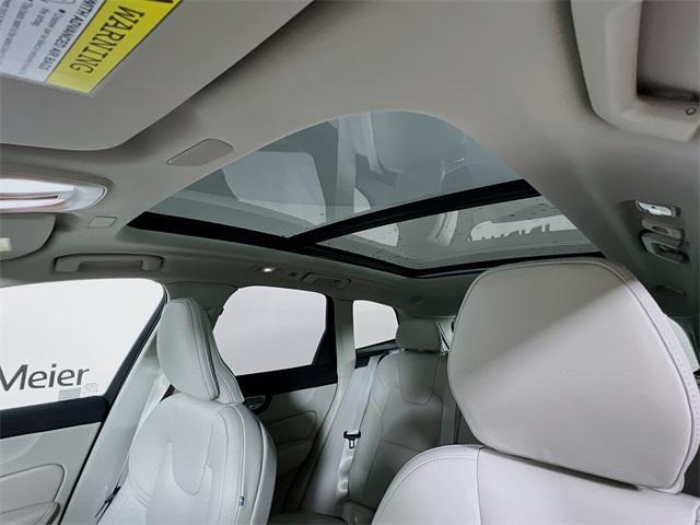 new 2025 Volvo XC60 car, priced at $60,660