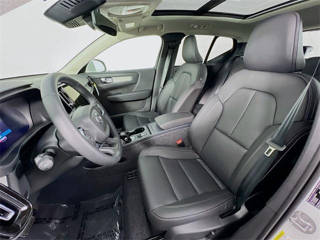 new 2025 Volvo XC40 car, priced at $46,035