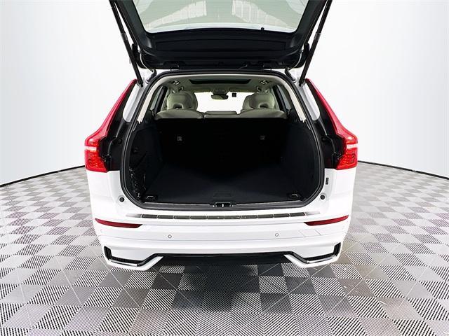 new 2025 Volvo XC60 car, priced at $60,660