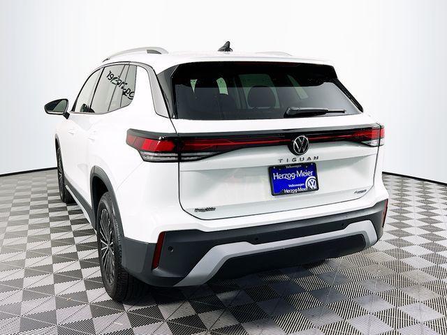 new 2025 Volkswagen Tiguan car, priced at $33,877